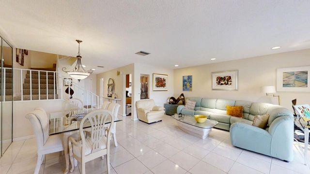 8460 Casa Del Lago E, Boca Raton, FL 33433