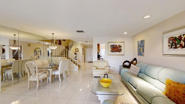 8460 Casa Del Lago E, Boca Raton, FL 33433