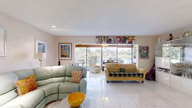 8460 Casa Del Lago E, Boca Raton, FL 33433