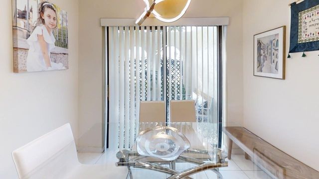 8460 Casa Del Lago E, Boca Raton, FL 33433