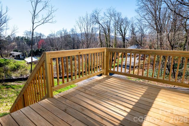 220 & 222 Lower Edgewood Road, Candler, NC 28715