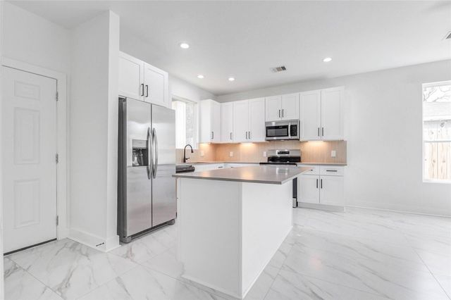 5912 Mayle Street B, Houston, TX 77016