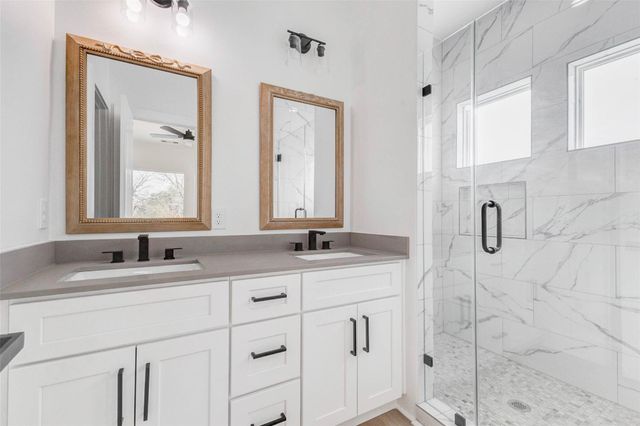 5912 Mayle Street B, Houston, TX 77016