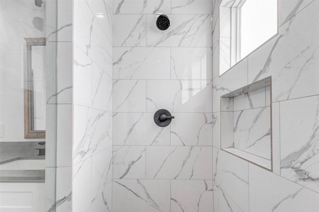 5912 Mayle Street B, Houston, TX 77016