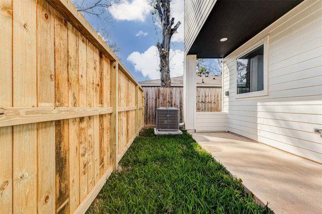 5912 Mayle Street B, Houston, TX 77016