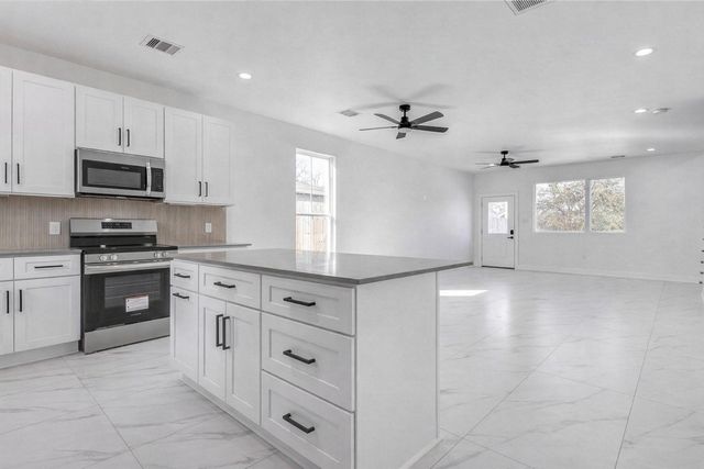 5912 Mayle Street B, Houston, TX 77016