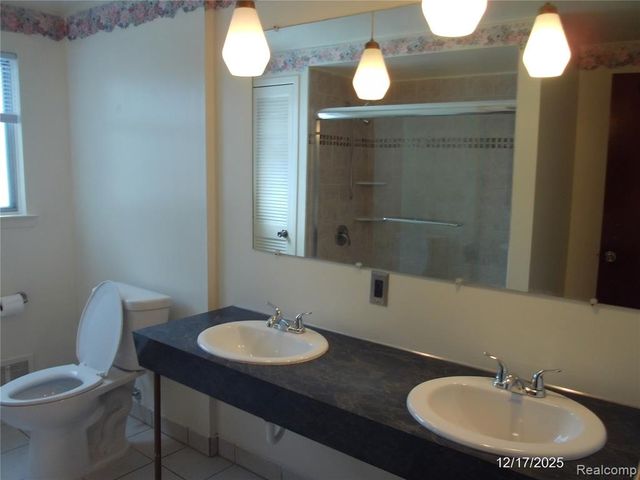 33828 Stonewood Drive, Sterling Heights, MI 48312