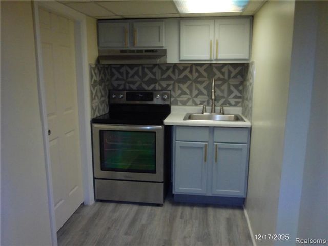 33828 Stonewood Drive, Sterling Heights, MI 48312