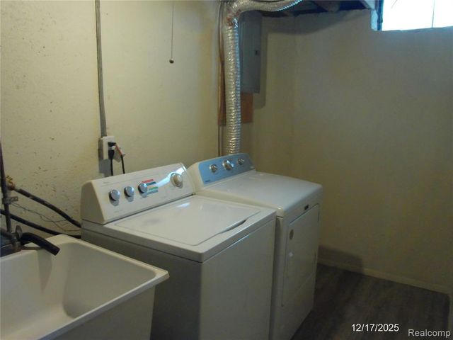 33828 Stonewood Drive, Sterling Heights, MI 48312