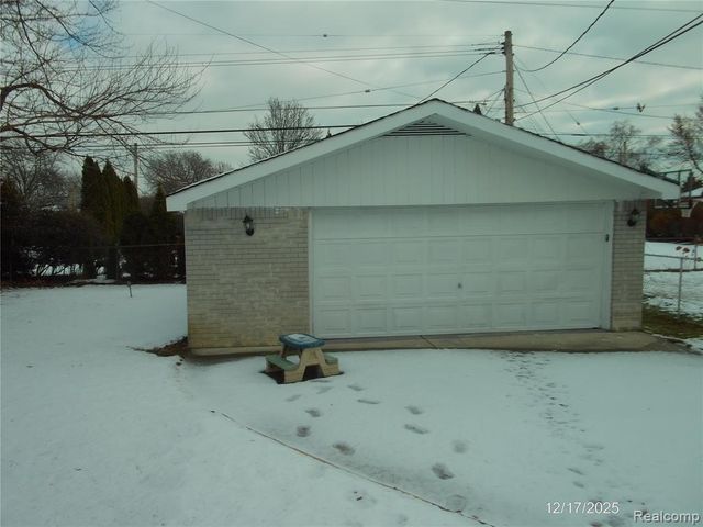 33828 Stonewood Drive, Sterling Heights, MI 48312