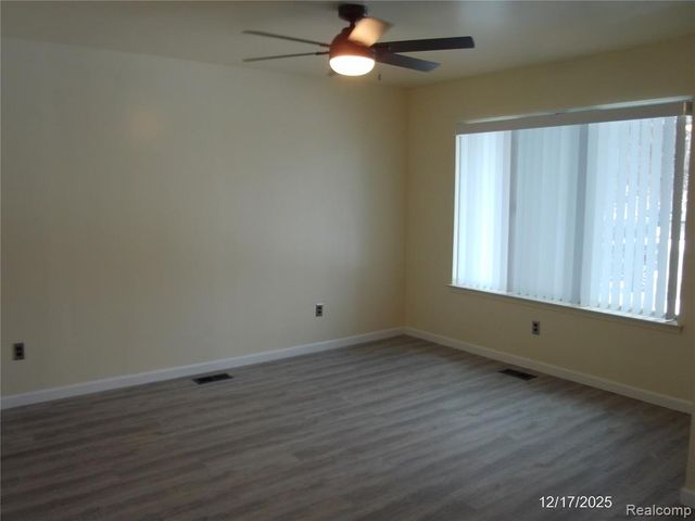 33828 Stonewood Drive, Sterling Heights, MI 48312