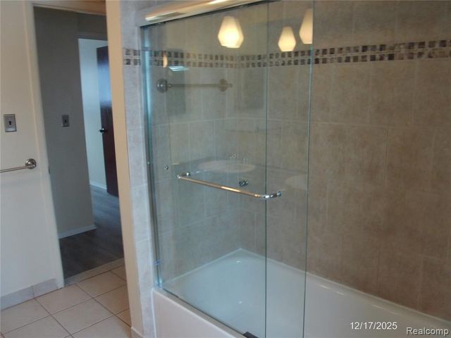 33828 Stonewood Drive, Sterling Heights, MI 48312