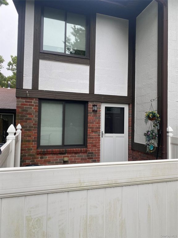 460 Daryl Drive, Medford, NY 11763 — exterior