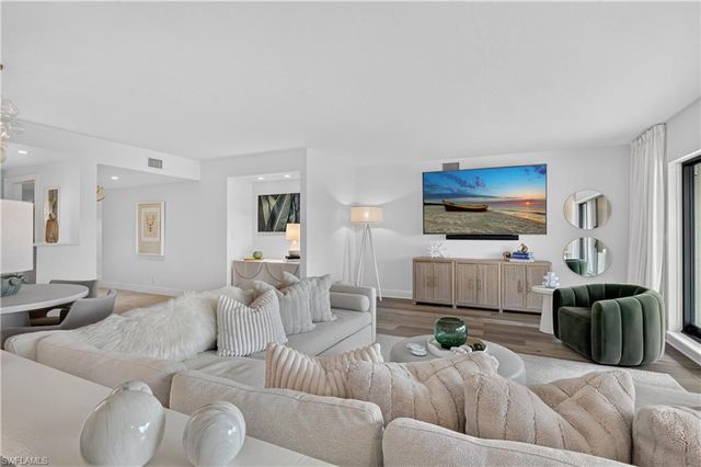 6350 Pelican Bay BLVD B206, Naples, FL 34108