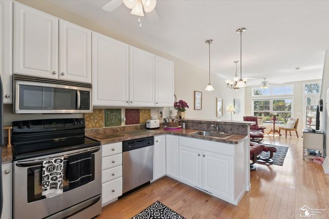 216 Beachwalk Trail, Luna Pier, MI 48157