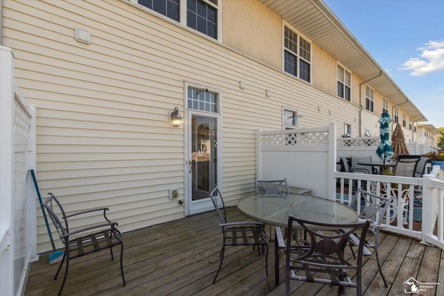 216 Beachwalk Trail, Luna Pier, MI 48157