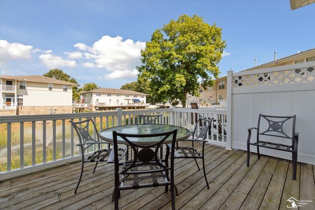 216 Beachwalk Trail, Luna Pier, MI 48157