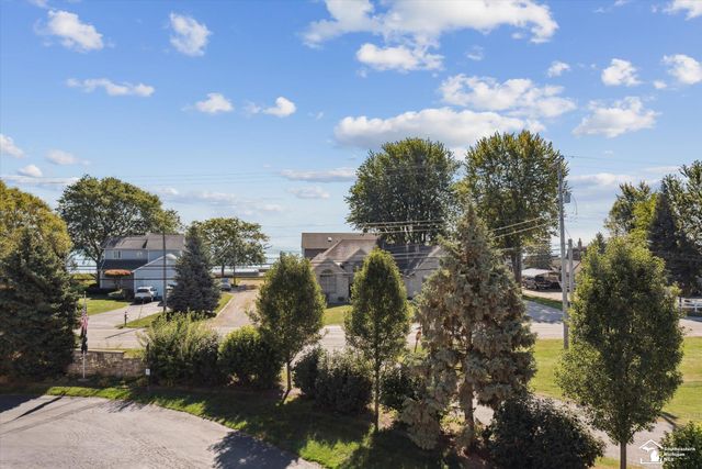 216 Beachwalk Trail, Luna Pier, MI 48157