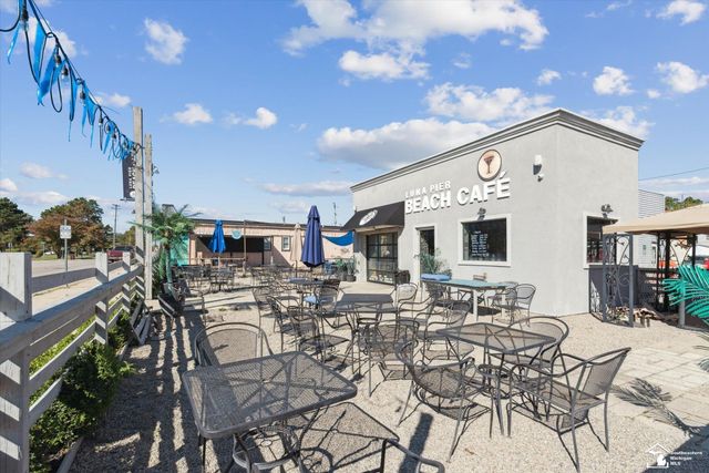 216 Beachwalk Trail, Luna Pier, MI 48157
