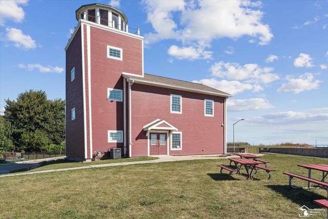 216 Beachwalk Trail, Luna Pier, MI 48157