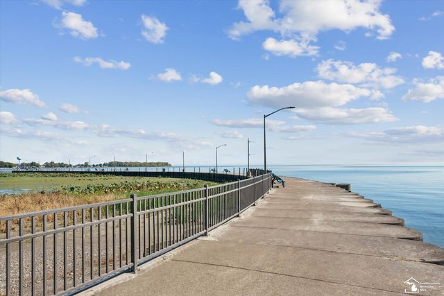 216 Beachwalk Trail, Luna Pier, MI 48157