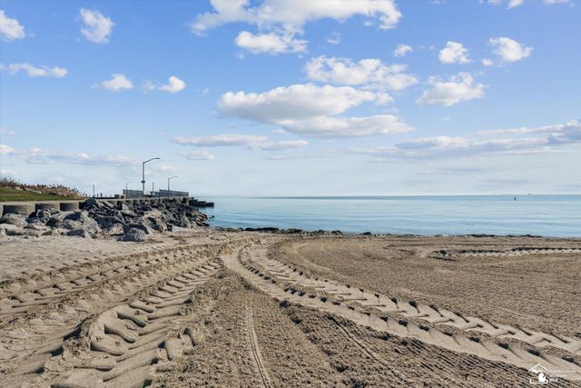 216 Beachwalk Trail, Luna Pier, MI 48157