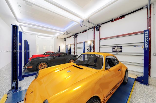 11400 SW 67th Ave, Pinecrest, FL 33156