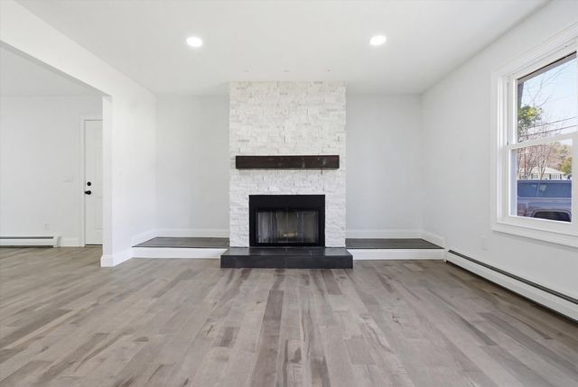 14 Ayer Circle, Seabrook, NH 03874