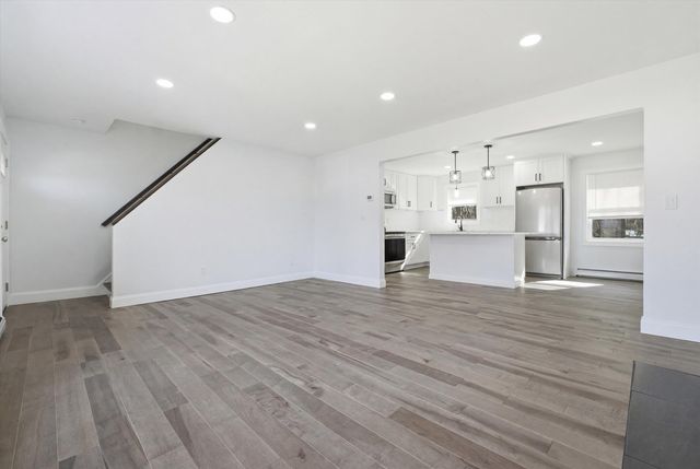14 Ayer Circle, Seabrook, NH 03874