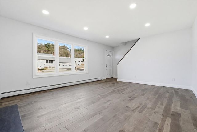 14 Ayer Circle, Seabrook, NH 03874