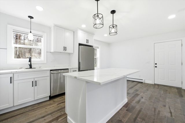 14 Ayer Circle, Seabrook, NH 03874