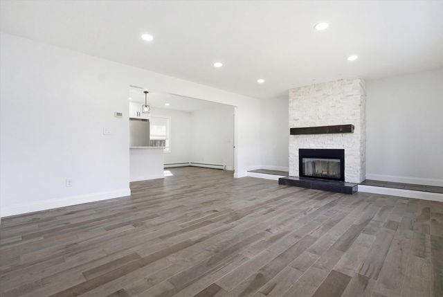 14 Ayer Circle, Seabrook, NH 03874