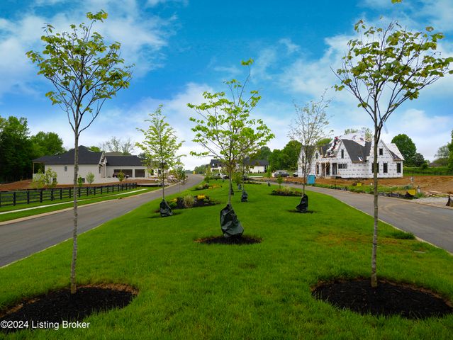 15107 Beckley Springs Dr, Louisville, KY 40245