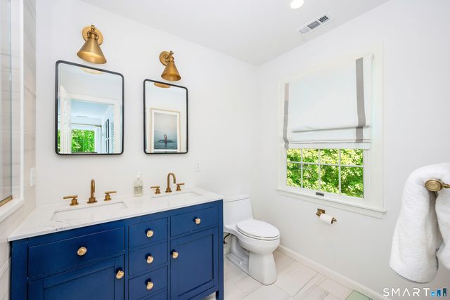 27 Point O Woods Road South, Darien, CT 06820