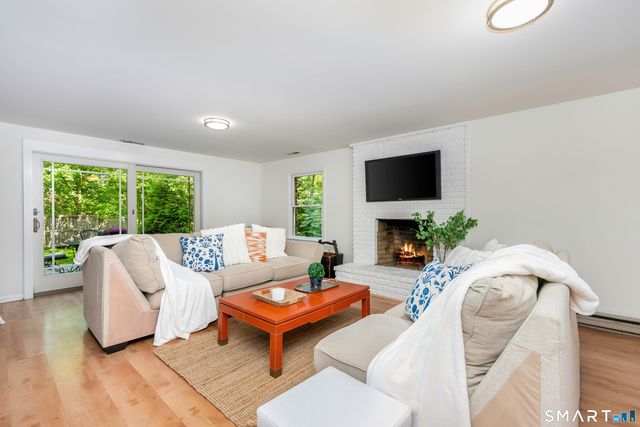 27 Point O Woods Road South, Darien, CT 06820