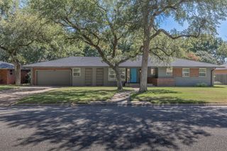 633 N Mckown Avenue, Sherman, TX 75092
