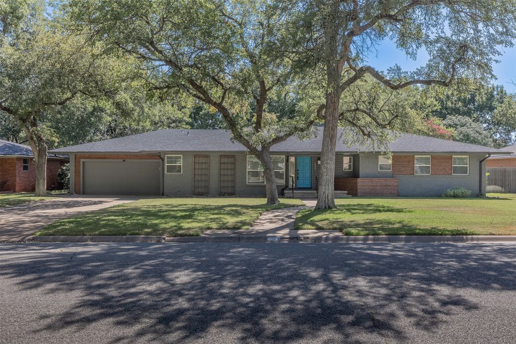 633 N Mckown Avenue, Sherman, TX 75092