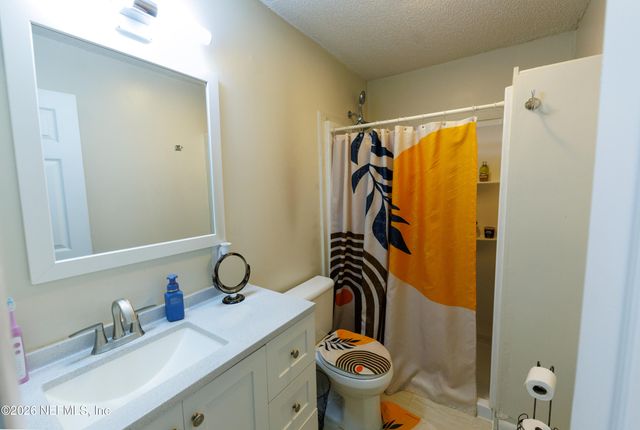 8037 PARENTAL Circle, Jacksonville, FL 32216