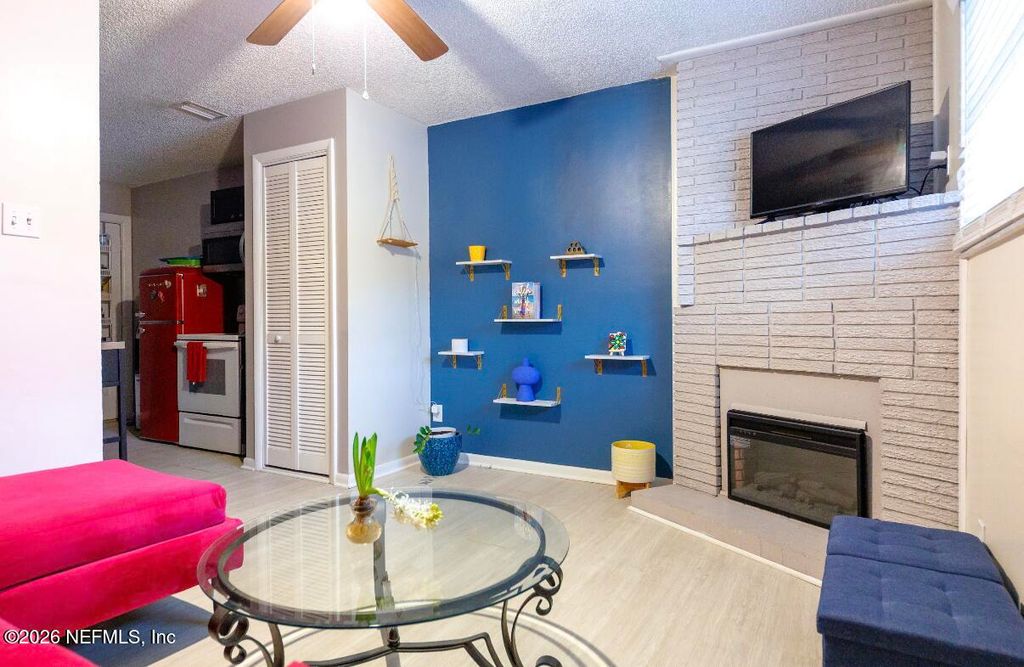 8037 PARENTAL Circle, Jacksonville, FL 32216