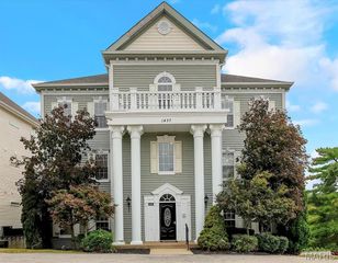 1437 Heritage Landing 200, St Charles, MO 63303
