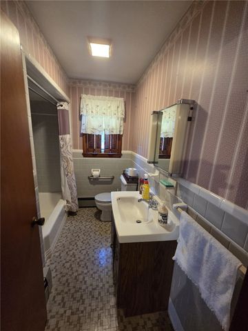 71 Fales Road, Bristol, RI 02809