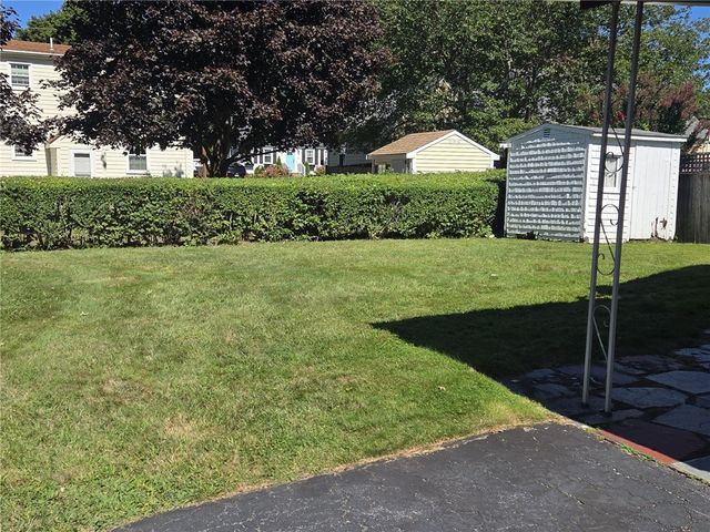 71 Fales Road, Bristol, RI 02809