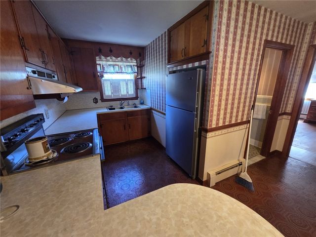 71 Fales Road, Bristol, RI 02809