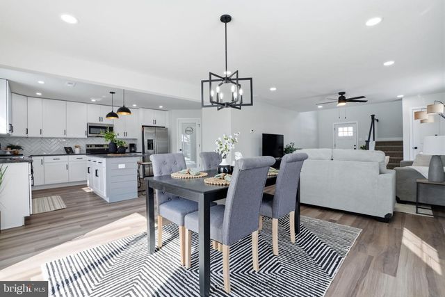 705 MERLIN, Bristol, PA 19007