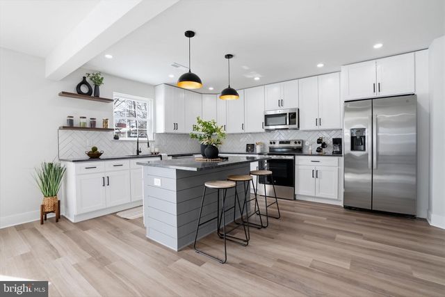 705 MERLIN, Bristol, PA 19007