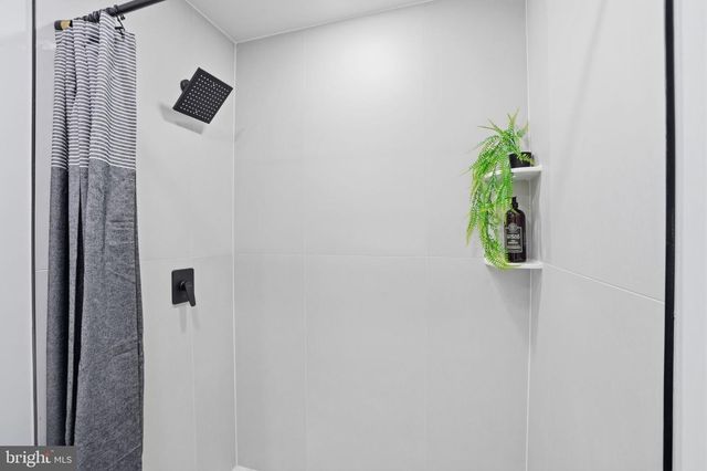 705 MERLIN, Bristol, PA 19007