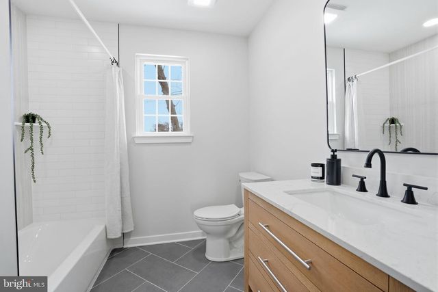 705 MERLIN, Bristol, PA 19007