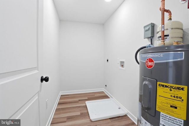 705 MERLIN, Bristol, PA 19007