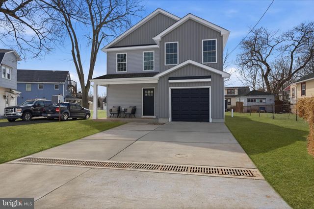 705 MERLIN, Bristol, PA 19007