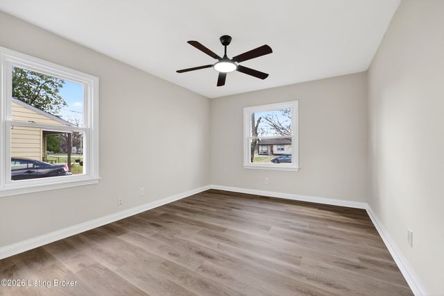 10413 Grafton Hall Rd, Louisville, KY 40272